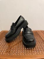 H&M Loafers aus Leder Gr. 35 Berlin - Lichtenberg Vorschau