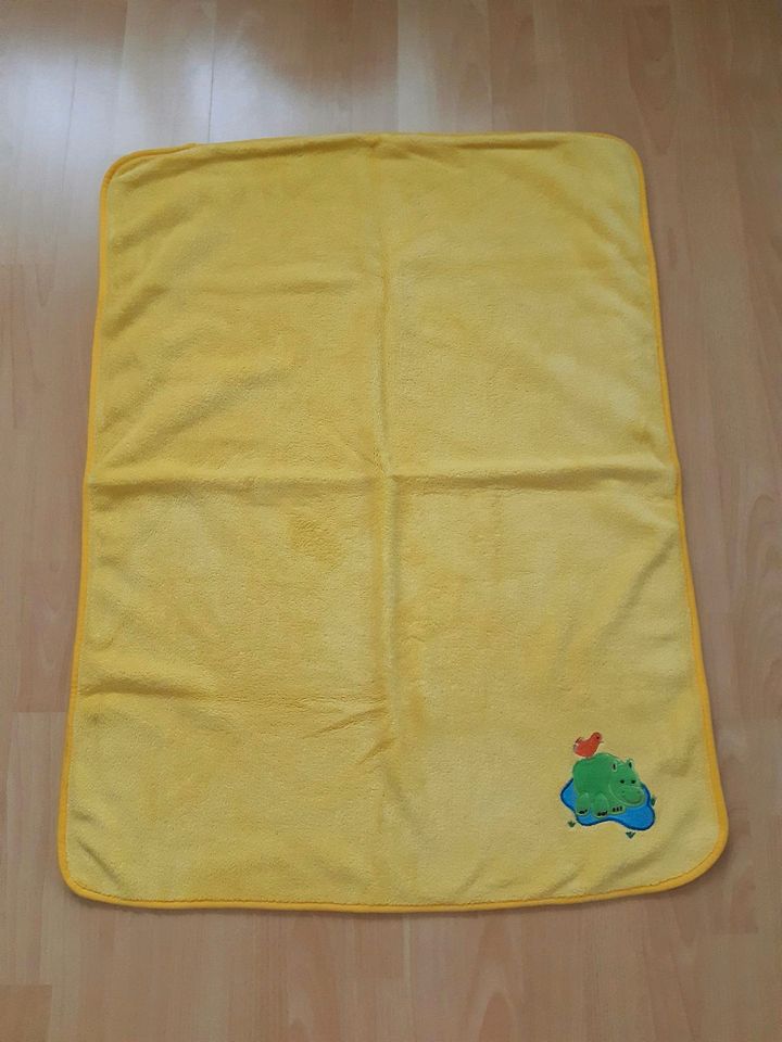 Gelbe Baby Kuscheldecke Einschlagdecke in Dresden