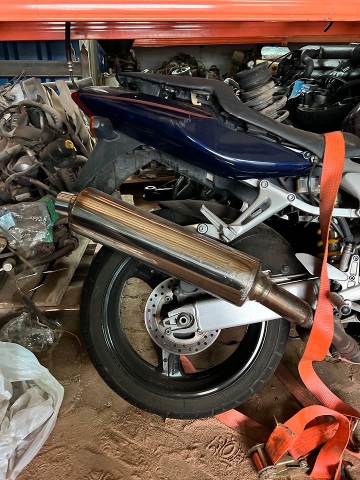 Honda VRT 1000 F Teile Felgen Motor Auspuff Ersatzteile in Rümpel