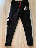 Neuwertige Joggpants Marvel avengers gr. m Brandenburg - Zossen Vorschau