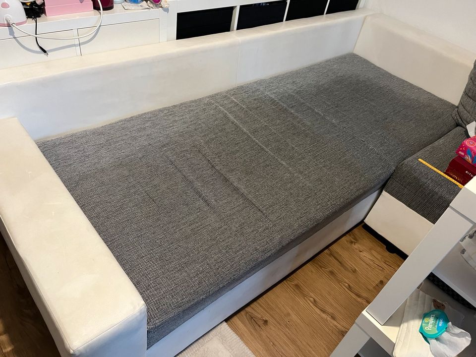 Sofa Couch grau weiß Leder in Wiesbaden