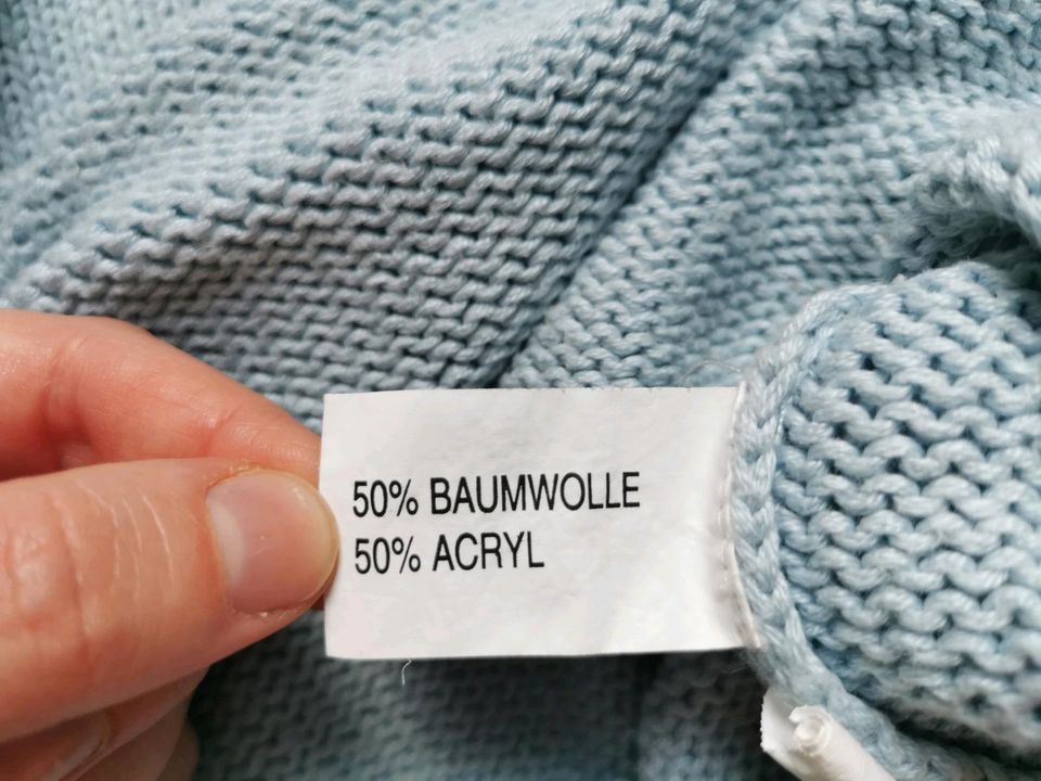 Strickpullover Baumwolle hellblau V-Ausschnitt in Buxtehude