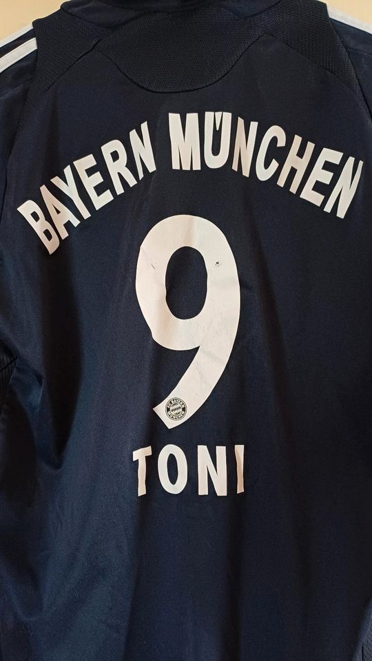 Addidas Kinder Trikot 9 Luca Toni  FC Bayern München 164 in Tornesch