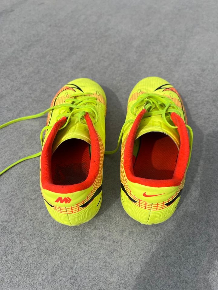 Fußballschuhe Nike Mercurial Gr. 37,5 in Augsburg
