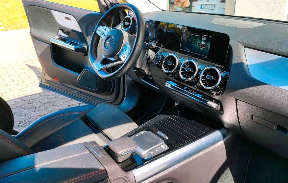 Mercedes GLA 200 4MATIC 8G-DCT mit AMG Performance Ausstattung in Quierschied