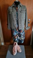 Cecil Kleid 17€+Piere One Sneaker 15€/30€ (Jacke verkauft) Hessen - Volkmarsen Vorschau