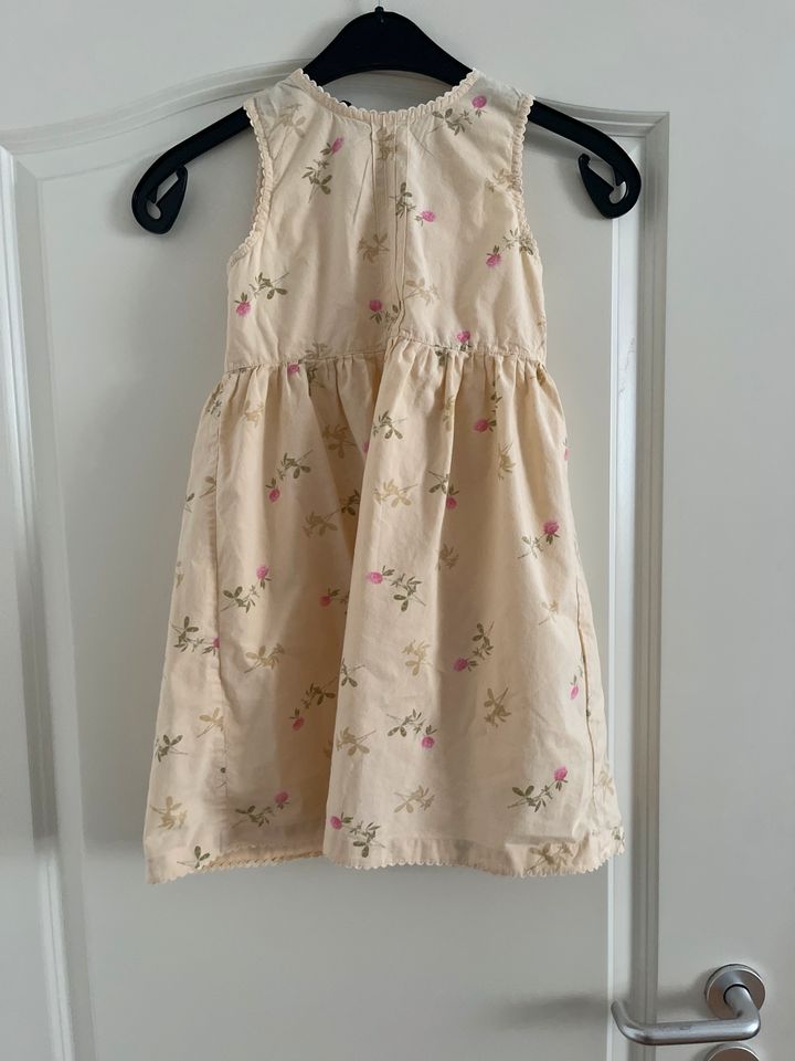 Kleid für Mädchen in Frankfurt am Main