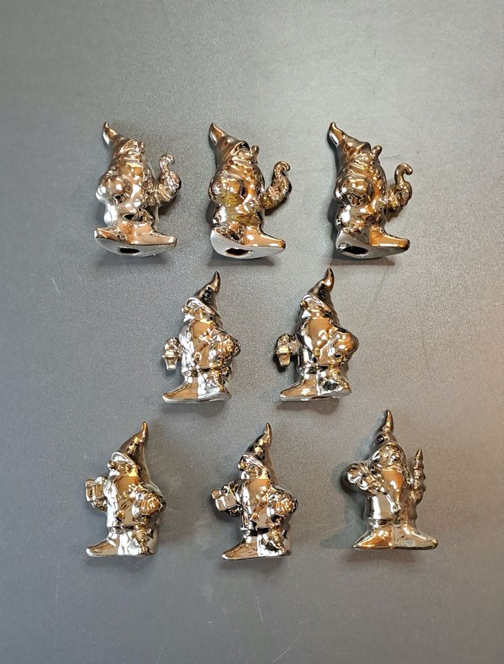 Keramikfiguren silberfarben - 8 verschiedene Figuren -Konvolut in Kirch Jesar