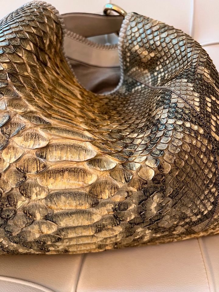 Gucci Horsebit 1955 Python Handtasche in Hamburg