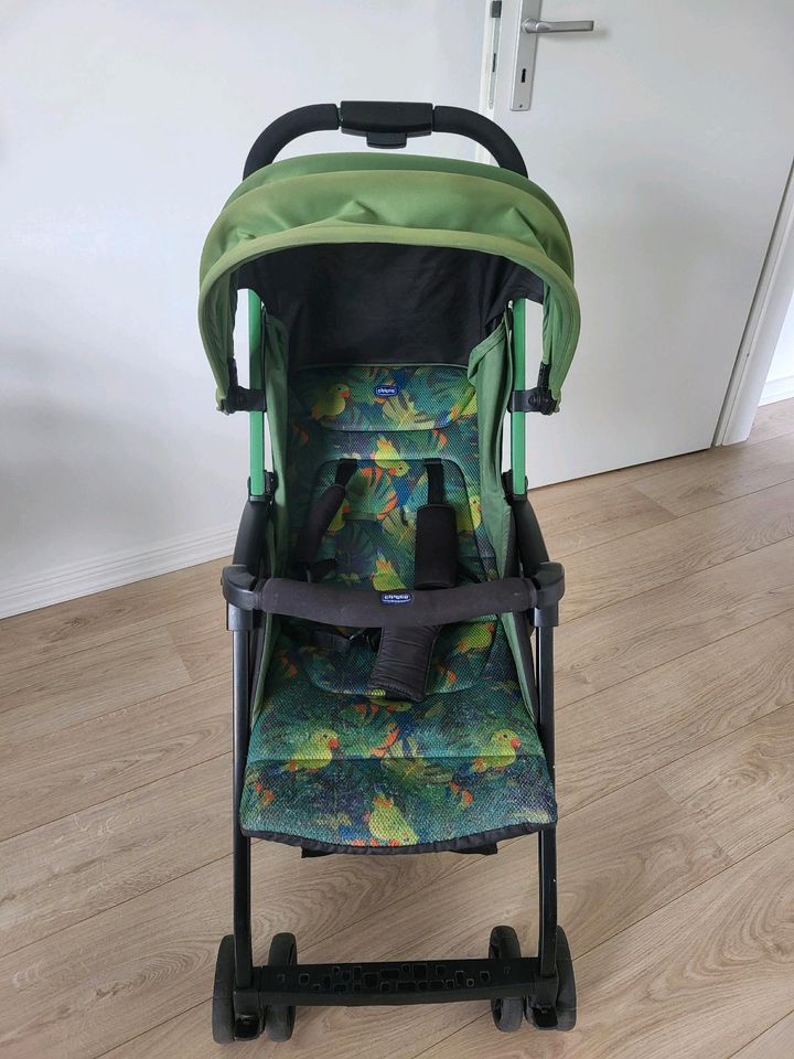 Buggy - Kinderwagen von Chicco in Hamburg