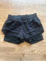 Adidas Trainingshose Shorts Laufhose Gr XS Häfen - Bremerhaven Vorschau
