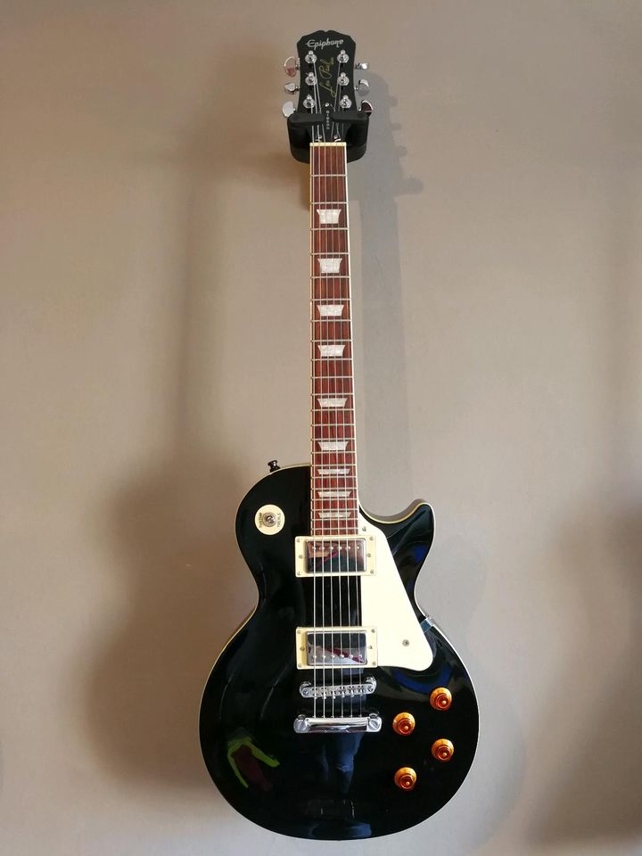 Epiphone Les Paul ebony / schwarz mit Gibson-Koffer in Centrum