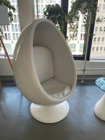 Industriedesign / Eiförmiger Sessel / Ele Chair / Drehsessel Leipzig - Burghausen-Rückmarsdorf Vorschau