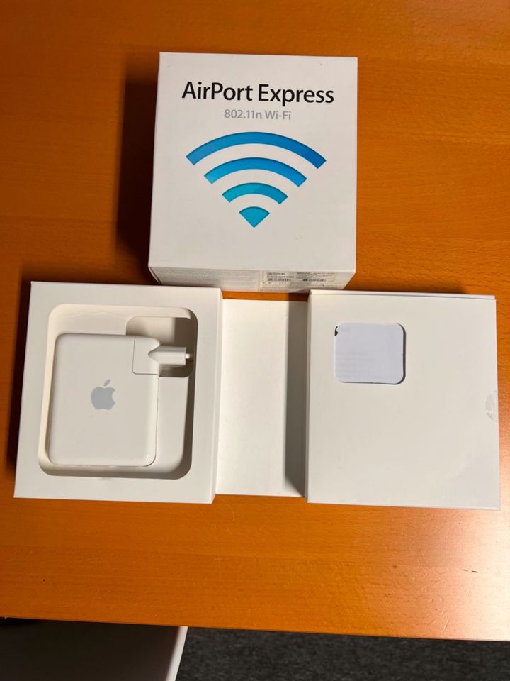 Apple AirPort Express 1-port 10/100 802.11n Base Station Router in Neu Ulm