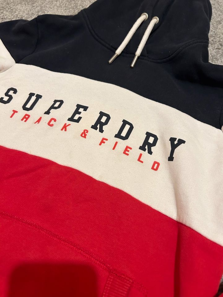 Superdry Pullover in Wiesbaden