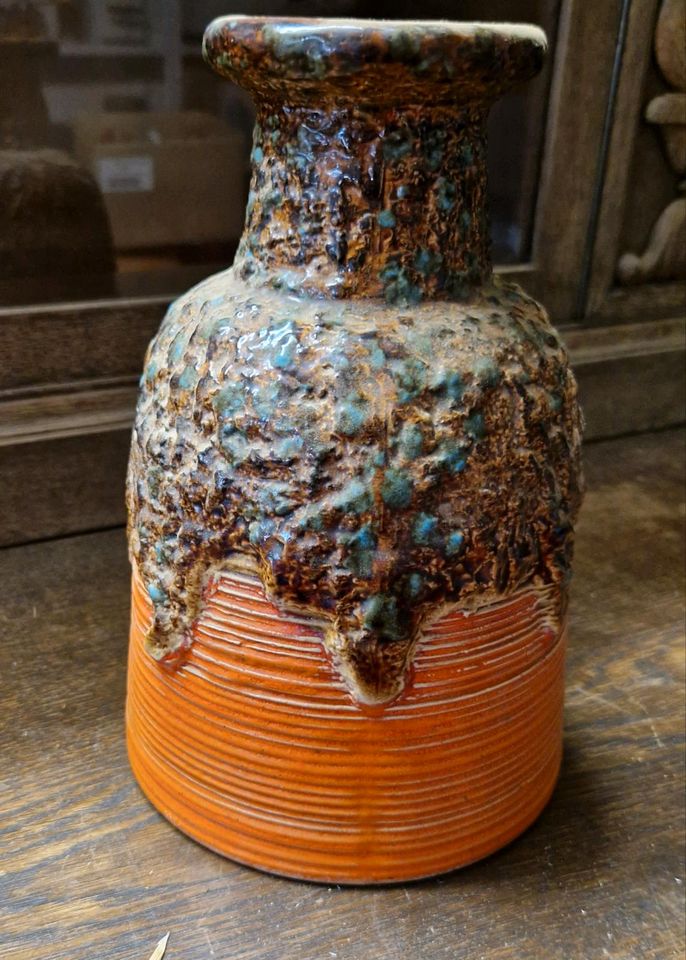 Fat lava Vase in Bochum