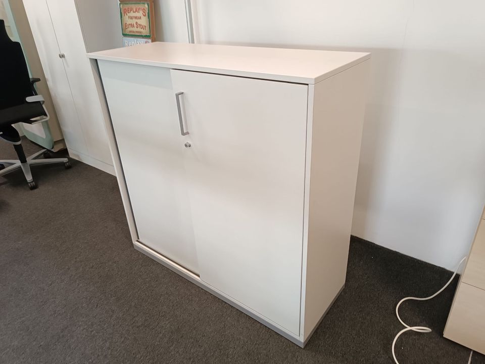 200 x Steh Sitz Schreibtisch/ Aktenschrank / Bürostuhl /Büromöbe in Hamburg