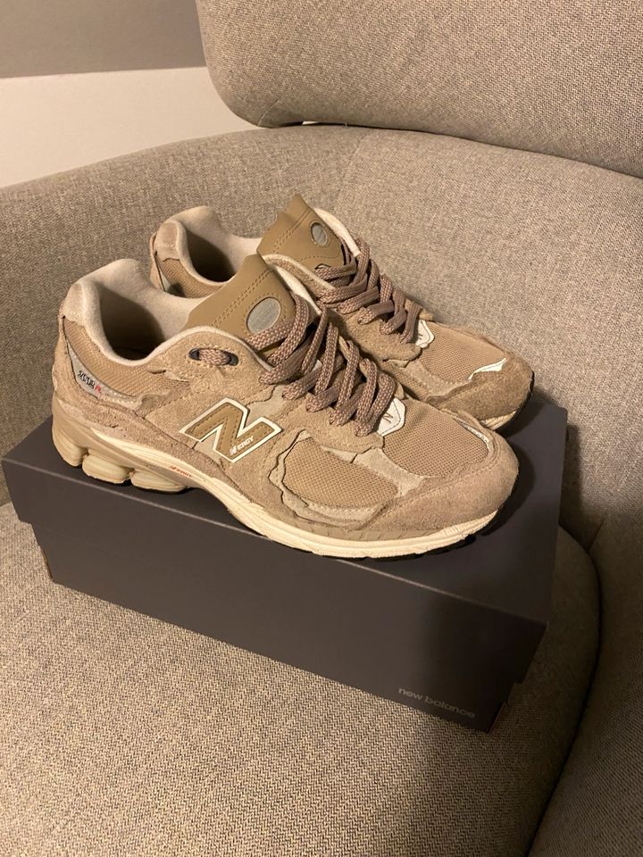 New Balance 2002R Protection Pack in Bargteheide