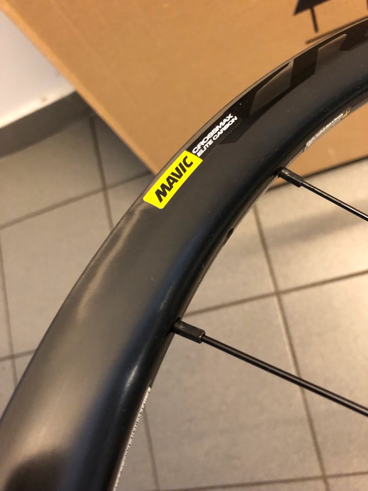 Mavic Crossmax Elite Carbon 27,5“ Vorderrad 100 15 in Berlin