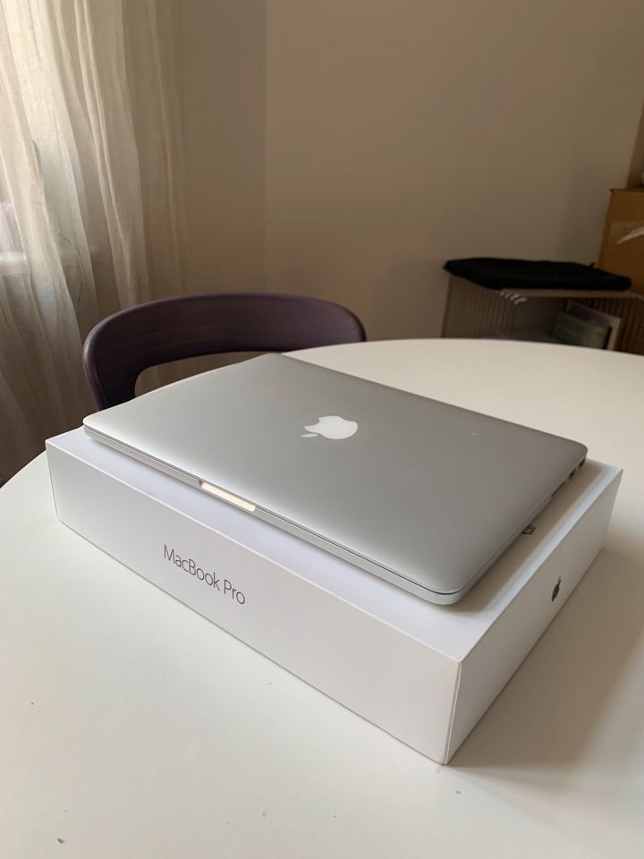 MacBook Pro 2015 Retina 8GB RAM 13 Zoll in Berlin