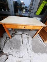 Alt Tisch Küchentisch Esstisch Schublade Massiv Holz Hessen - Groß-Gerau Vorschau