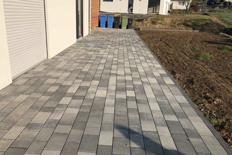 Pflasterarbeiten Baggerarbeiten Gartenbau Außenanlagen Terrasse in Waldkirchen