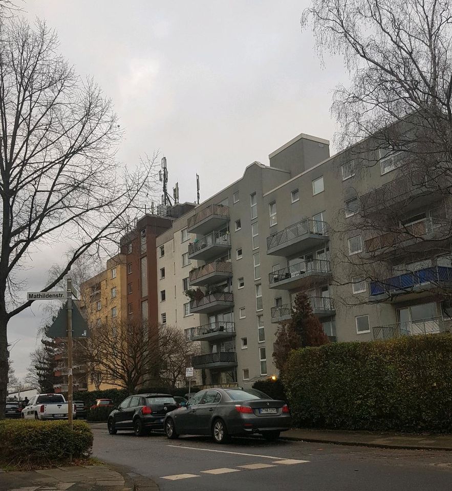 PROVISIONSFREI: 3-Zimmer-Wohnung mit Dachterrasse in Köln Ensen in Köln