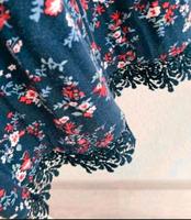 ♥️ GINA Ernstings Sommer Kleid 46 Spitze dunkelblau Blümchen Nordrhein-Westfalen - Marienheide Vorschau