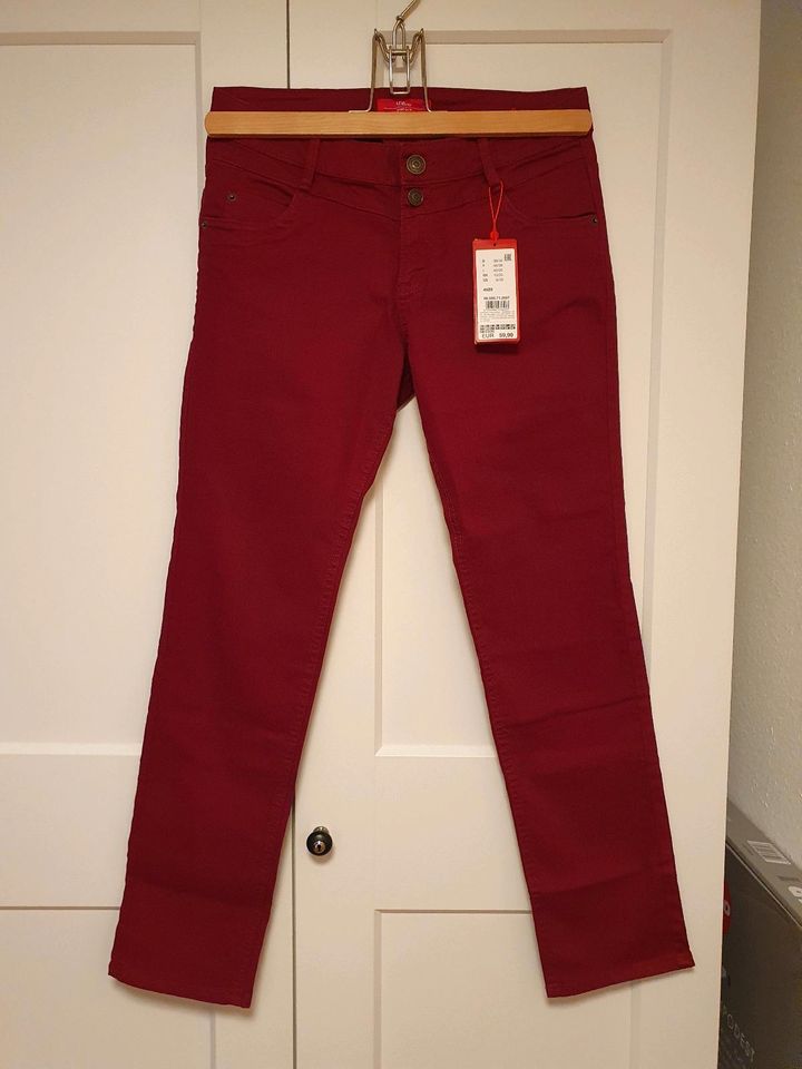 NEU Jeans 38/30 S.Oliver weinrot Shape Slim stretch in Weil der Stadt