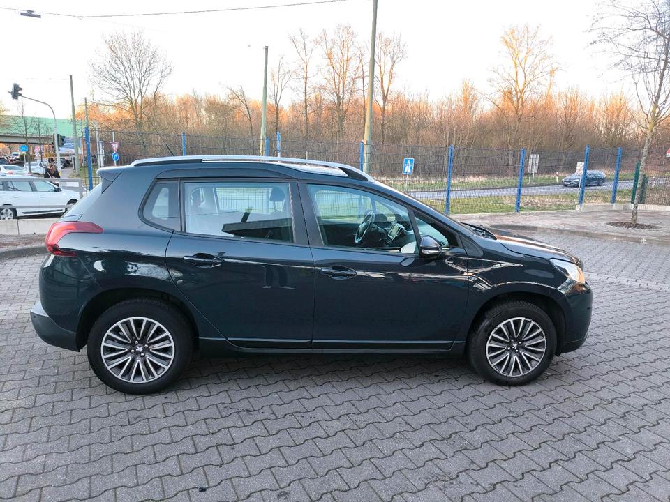 Peugeot 2008 Baujahr 2018 Top Zustand Scheckheft gepflegt in Dortmund