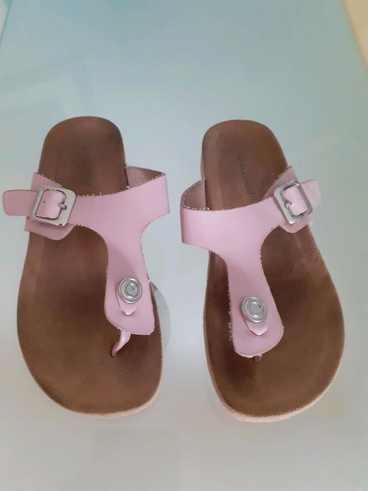 Flip Flop in Größe 33, rosa Lackoptik in Schneverdingen