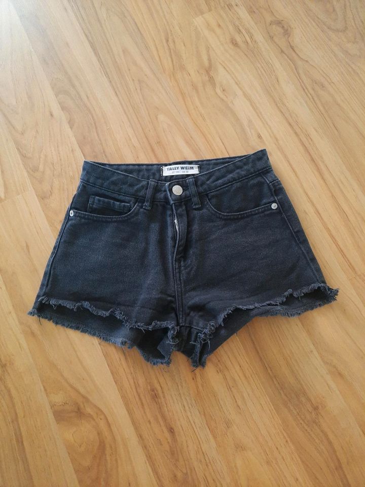 Jeans Shorts Gr. 32 in St. Leon-Rot