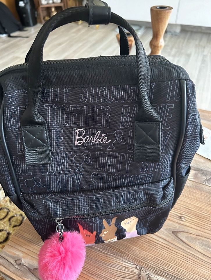 Wir verkaufen einen Original Rucksack von Barbie. in Lauf a.d. Pegnitz