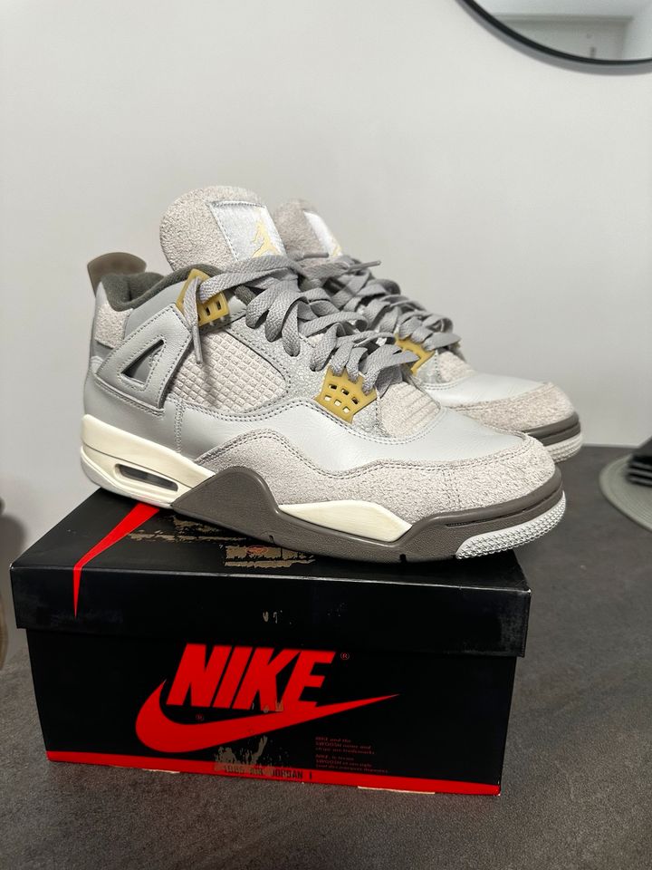 Jordan 4 Photon Dust 44 in Recklinghausen