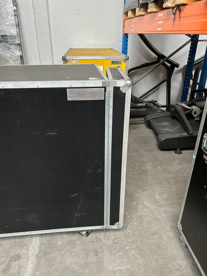 Flightcase Rollkoffer in Dreieich