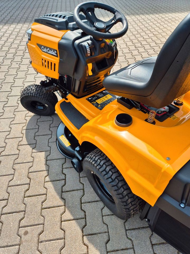 Rasentraktor - Cub Cadet LT 3 PR 105 in Straubing