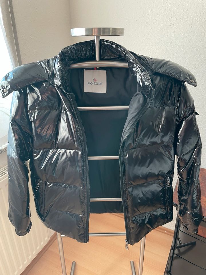 Moncler Jacke Herren in Mühlheim am Main