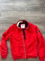 Tommy Hilfiger Jacke rot Hessen - Heusenstamm Vorschau