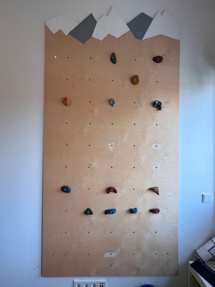 Kletterwand für Kinderzimmer in Beuren