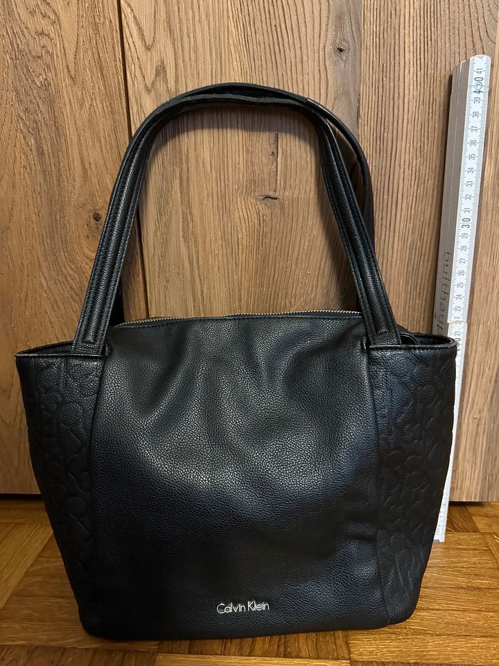 Damen Tasche von Calvin Klein in Lappersdorf