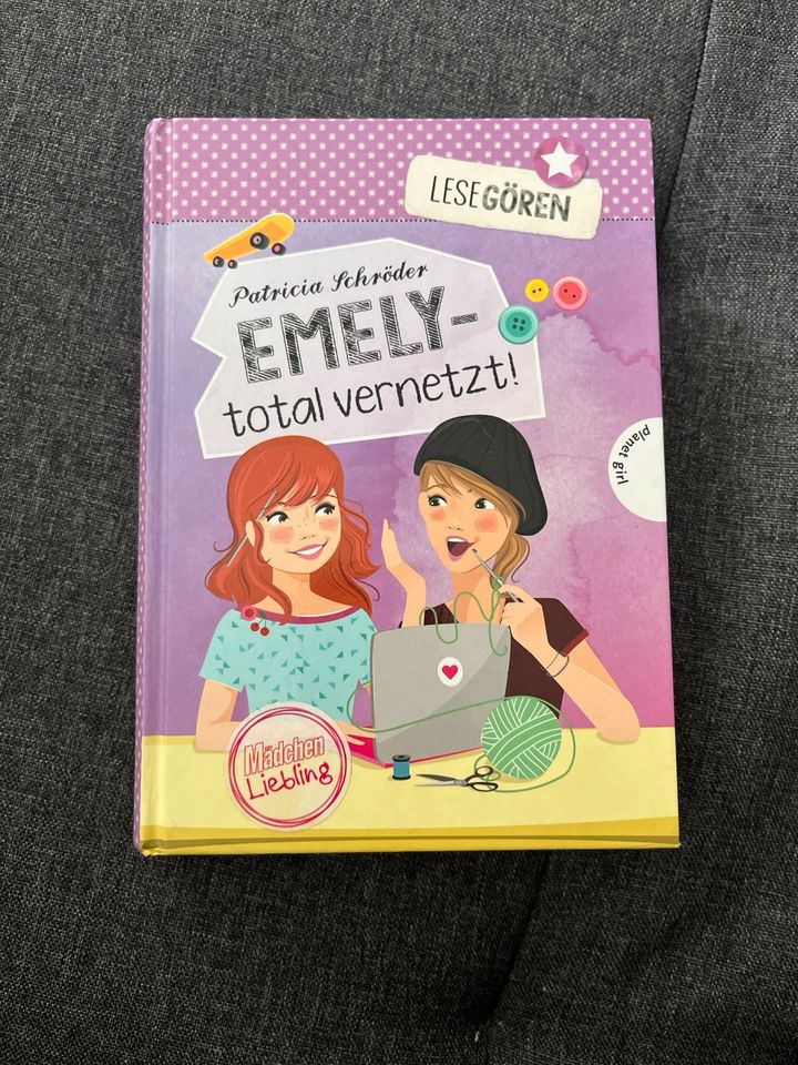 Emely total vernetzt - Patricia Schröder in Dresden