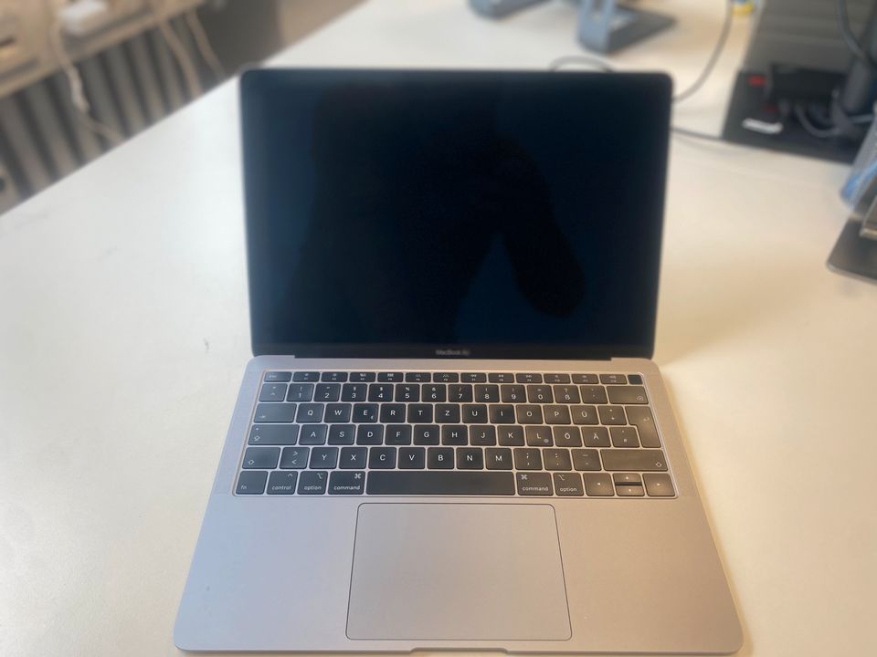 Apple MacBook Air 13“ (2019), 512GB, i5, 16GB RAM in Düsseldorf