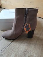 graue Stiefel mit Absatz, Gr.37, Wildleder, 5th Avenue, NEU Nordrhein-Westfalen - Lüdenscheid Vorschau