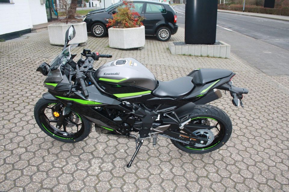 Kawasaki Ninja 125 in Bergheim