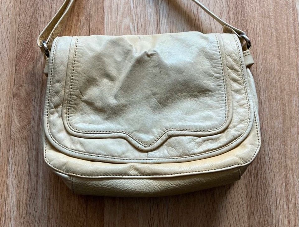 HANNA WHITE Handtasche gelb Leder Echtleder Umhängetasche vintage in Dortmund