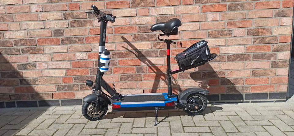 Elektro-Roller/E-Scooter Wizzard 2.5+ in Syke