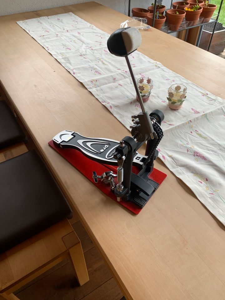 Drum Pedal Schlagzeug Fussmaschine in Villingen-Schwenningen