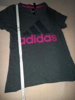 Adidas Tshirt Gr.XS/4/6/30/32 grau pink Logo sehr guter Zustand Bayern - Bad Neustadt a.d. Saale Vorschau