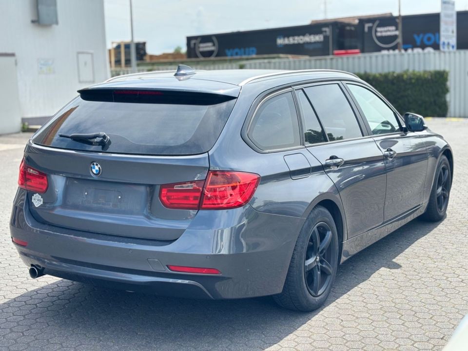 BMW 320d Touring Navi Bi-Xenon SHZ PDC in Lüdinghausen