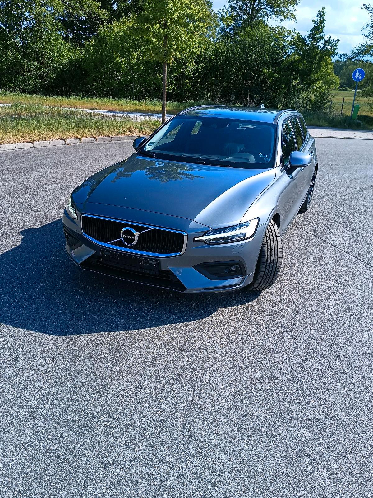 Abbildung des Autos Volvo V60 D4 Kombi